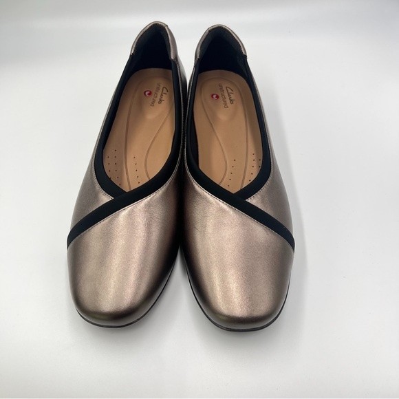 Clarks Women's Un Darcey Ease 2 Pebble Metallic Leather Ballet Flats Shoes 11 - Picture 3 of 12